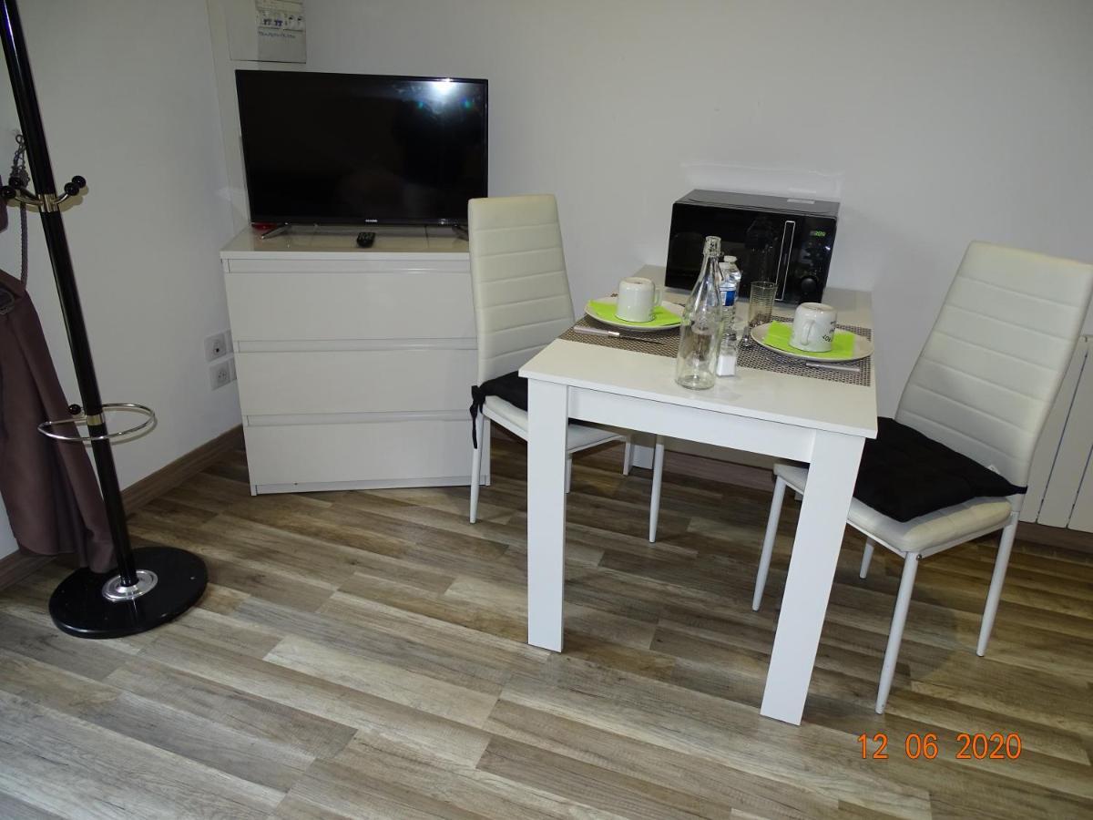 Legend- Parking Prive Gratuit- Terrasse Privee- Wifi - Convert - Alimentec Bourg-en-Bresse Exterior foto